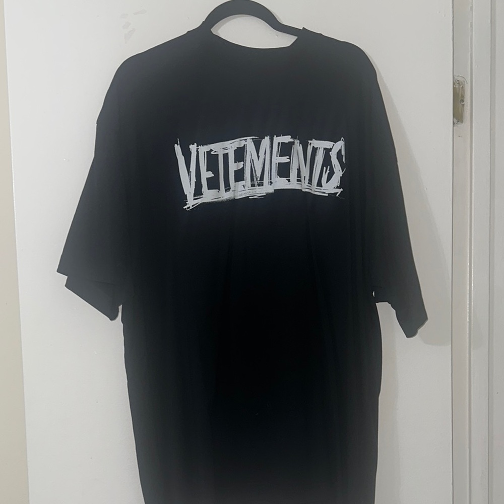 Vetements world tour tee